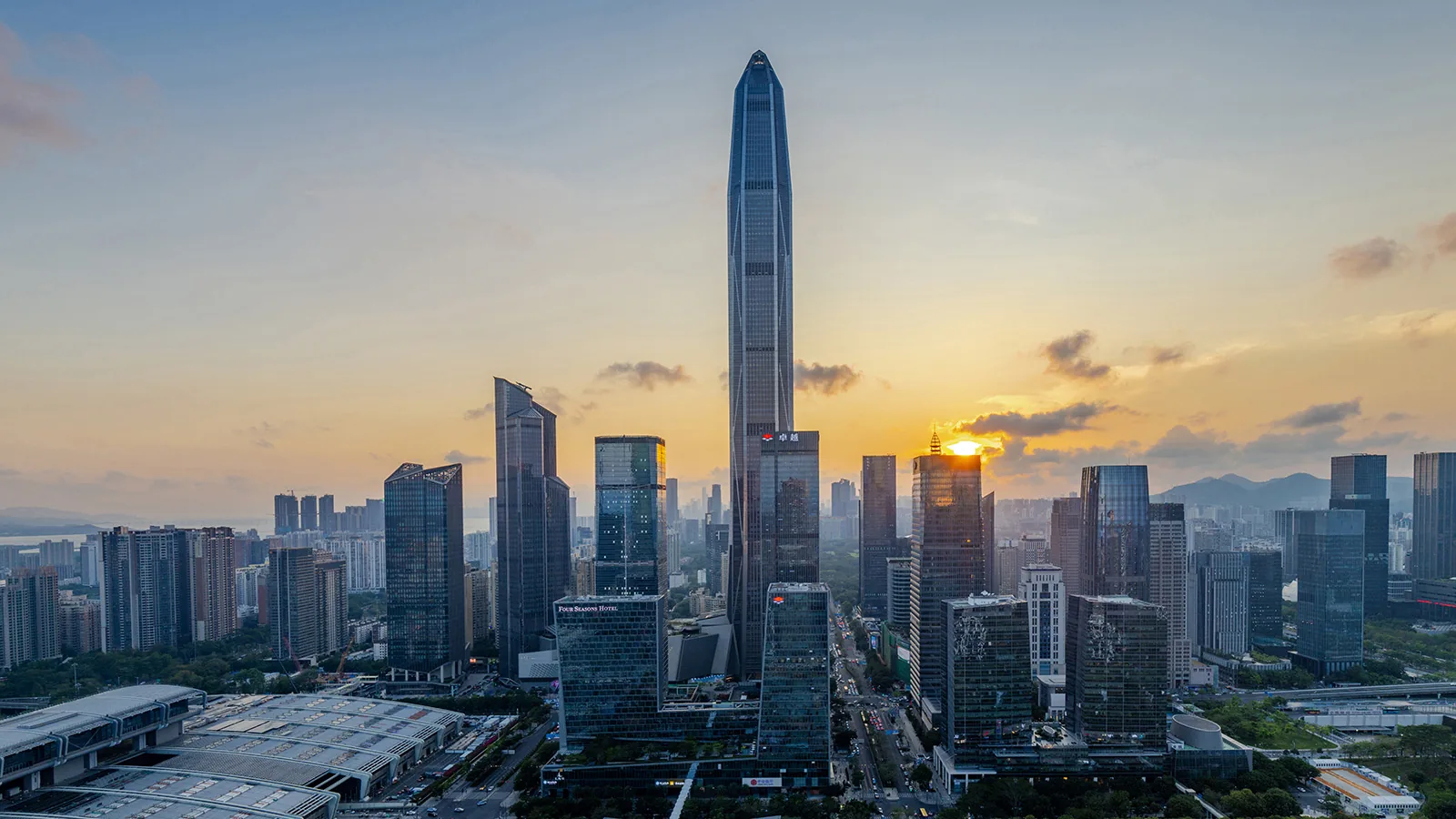 Four Seasons Hotel Shenzhen Celebrates 13 Years with an Art Exhibition Inspired by Time and Memory
