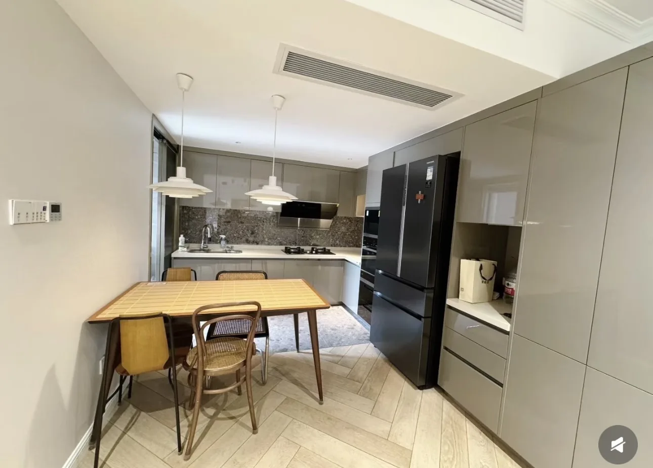 Photo 3 of Futian · Lvjing Blue Bay Peninsula 2 bed 1 bath | 82㎡ | RMB 8800/month