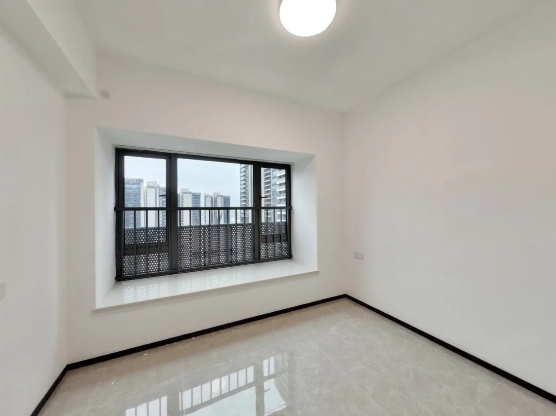 Photo 5 of Futian unfurnished 3 bedrooms, size of 105 sqm, rent 10800