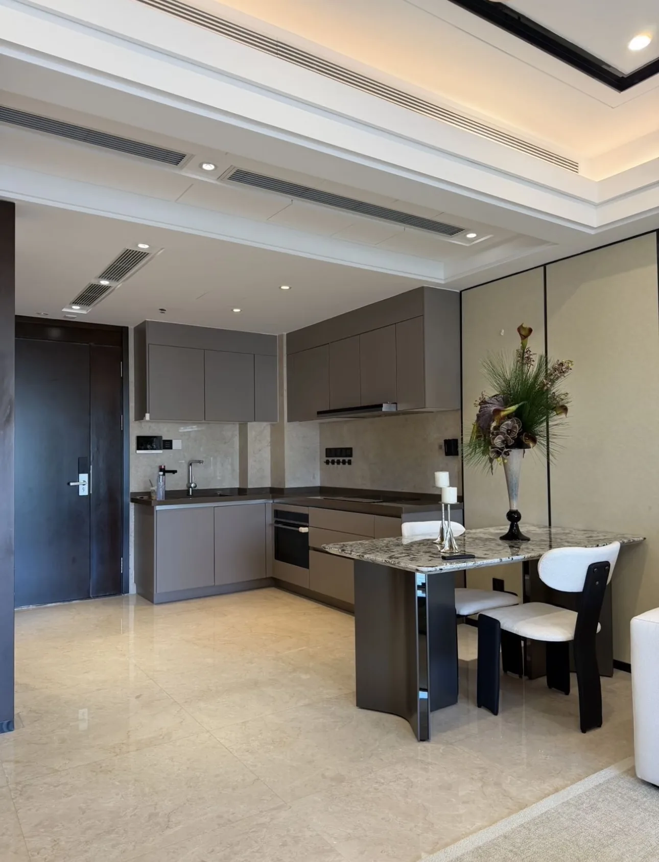 Photo 4 of 98sqm 2BR Premium Rental | Baoneng Residence, Futian Shenzhen | CNY17k/month