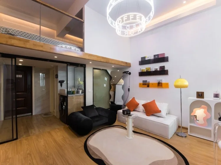 Bright Airy 3‑BR Serviced Apartment｜Prime Hongling North Location
