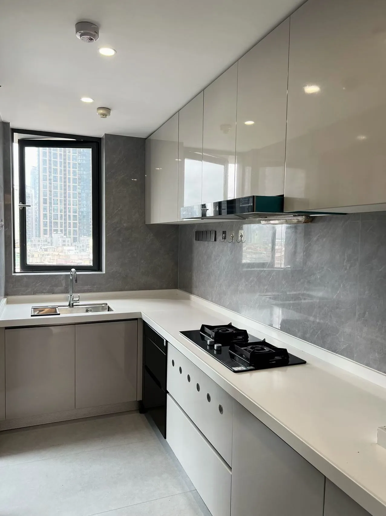 Photo 2 of Brand new Zhongzhou Binhai Huafu Phase 1, Unit A-11C, Xiasha, Futian