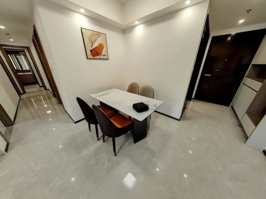 Photo 2 of Futian beautiful 4 bedrooms 122 sqm, easy access to Hongkong