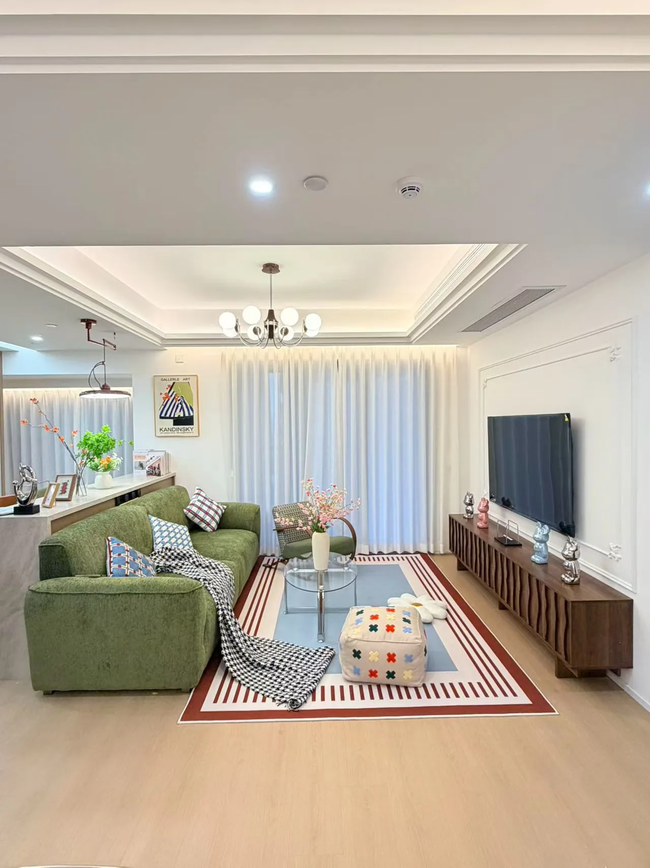 Charming 2 bedrooms, China Resources Yushui Huafu, Unit 2-5-1801
