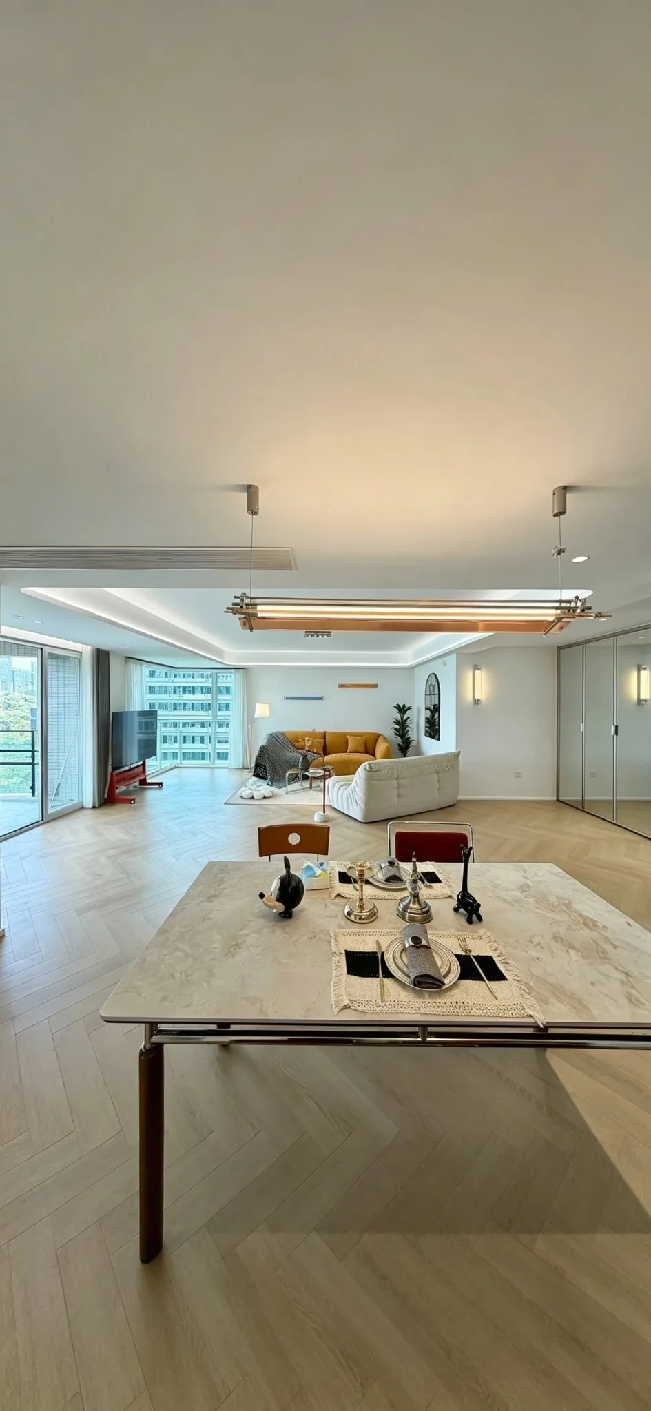 central Futian · 2 Bed 2 Bath · 136 sqm — main photo