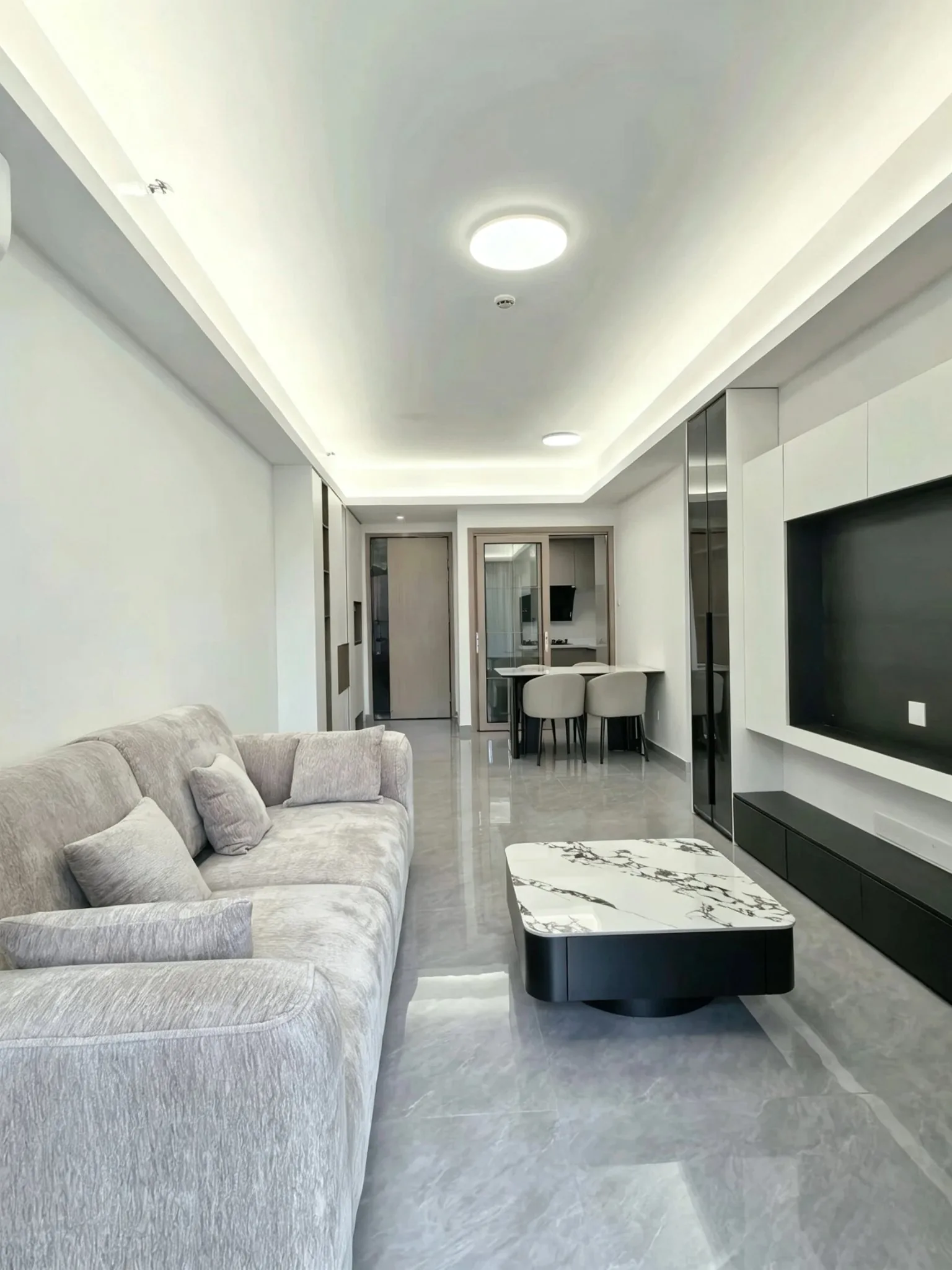 Photo 5 of Jingji Chenyue Mansion Futian apartment · 1 Bed 2 Bath · 86 sqm
