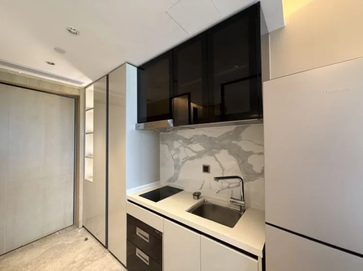 Photo 4 of Futian brand new studio on top of shopping mall 