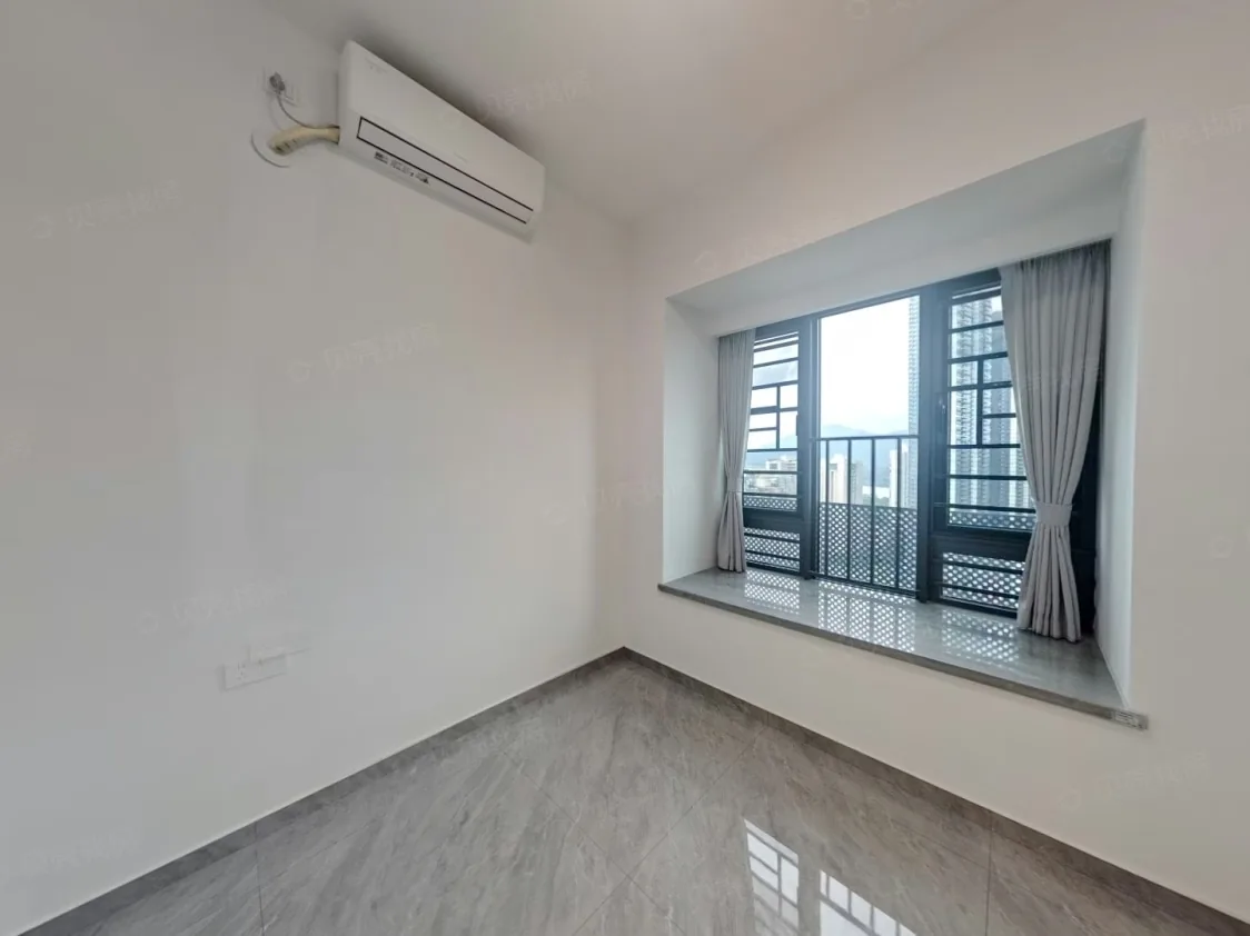 Photo 4 of Minimalist 2-Bedroom 1-Bath Empty Apartment for 6000 rmb
