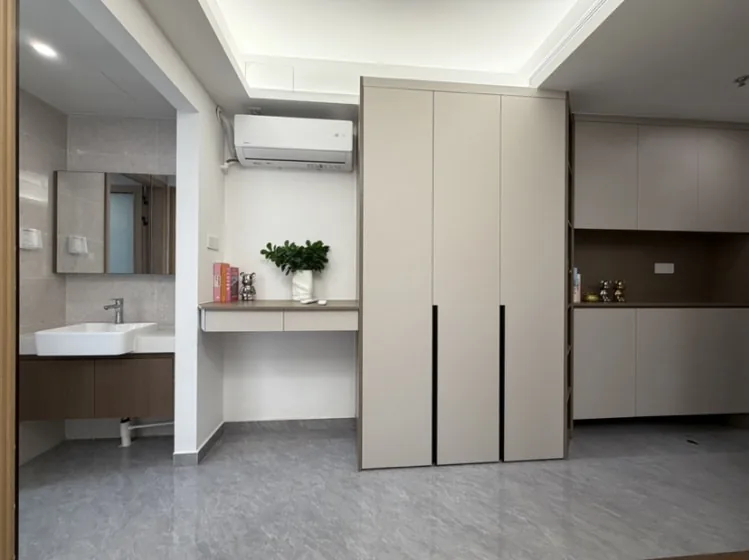 Photo 3 of Modern band new 1 bedroom 1 living room, 48 sqm, rent 6000 rmb, Futian center