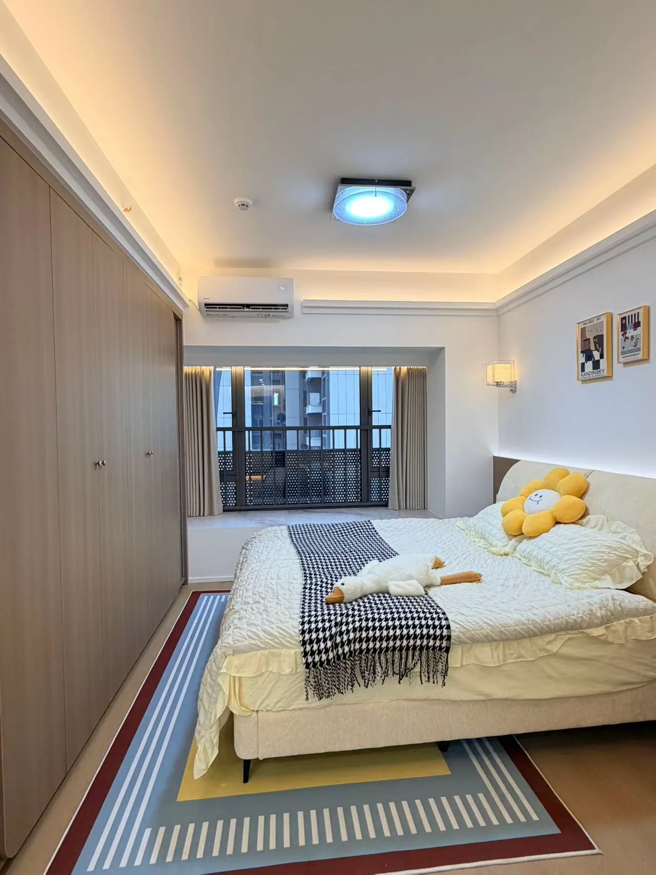 Photo 5 of Charming 2 bedrooms, China Resources Yushui Huafu, Unit 2-5-1801