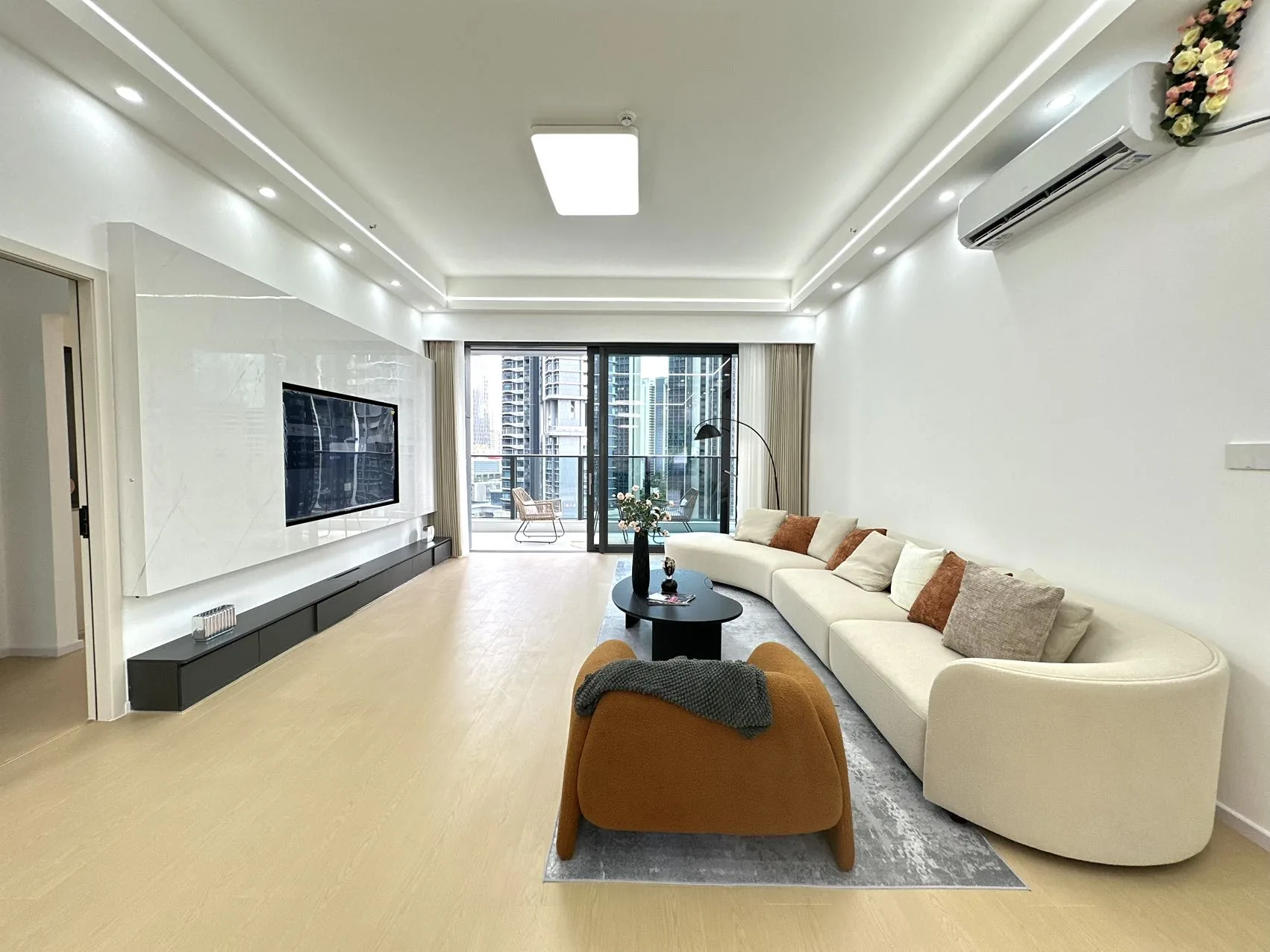 Photo 4 of Futian NEW LISTING | Hyde Garden Tower King ▪ 249㎡ | 4 en-suites + 1 maid’s room,