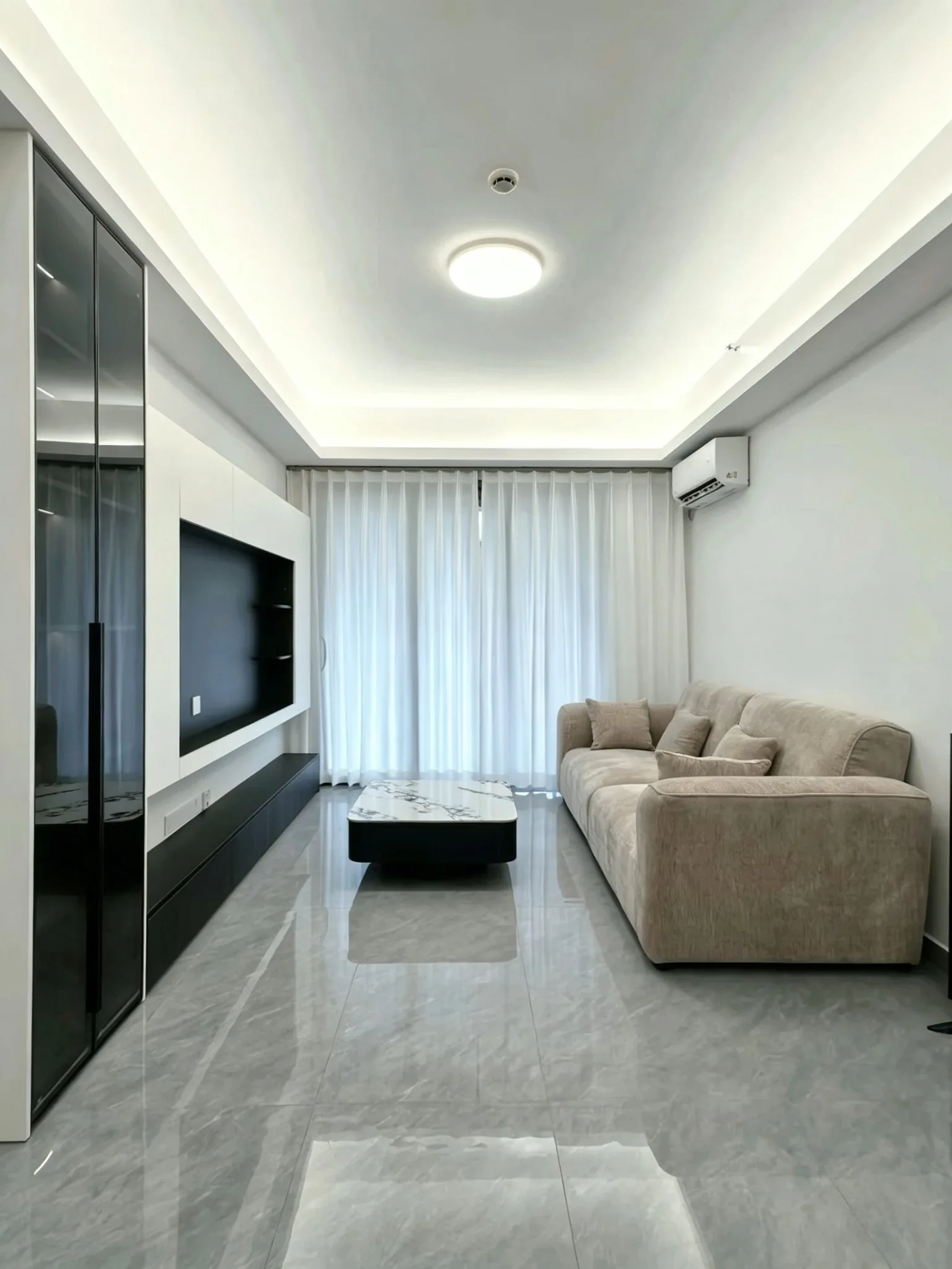 Photo 6 of Jingji Chenyue Mansion Futian apartment · 1 Bed 2 Bath · 86 sqm