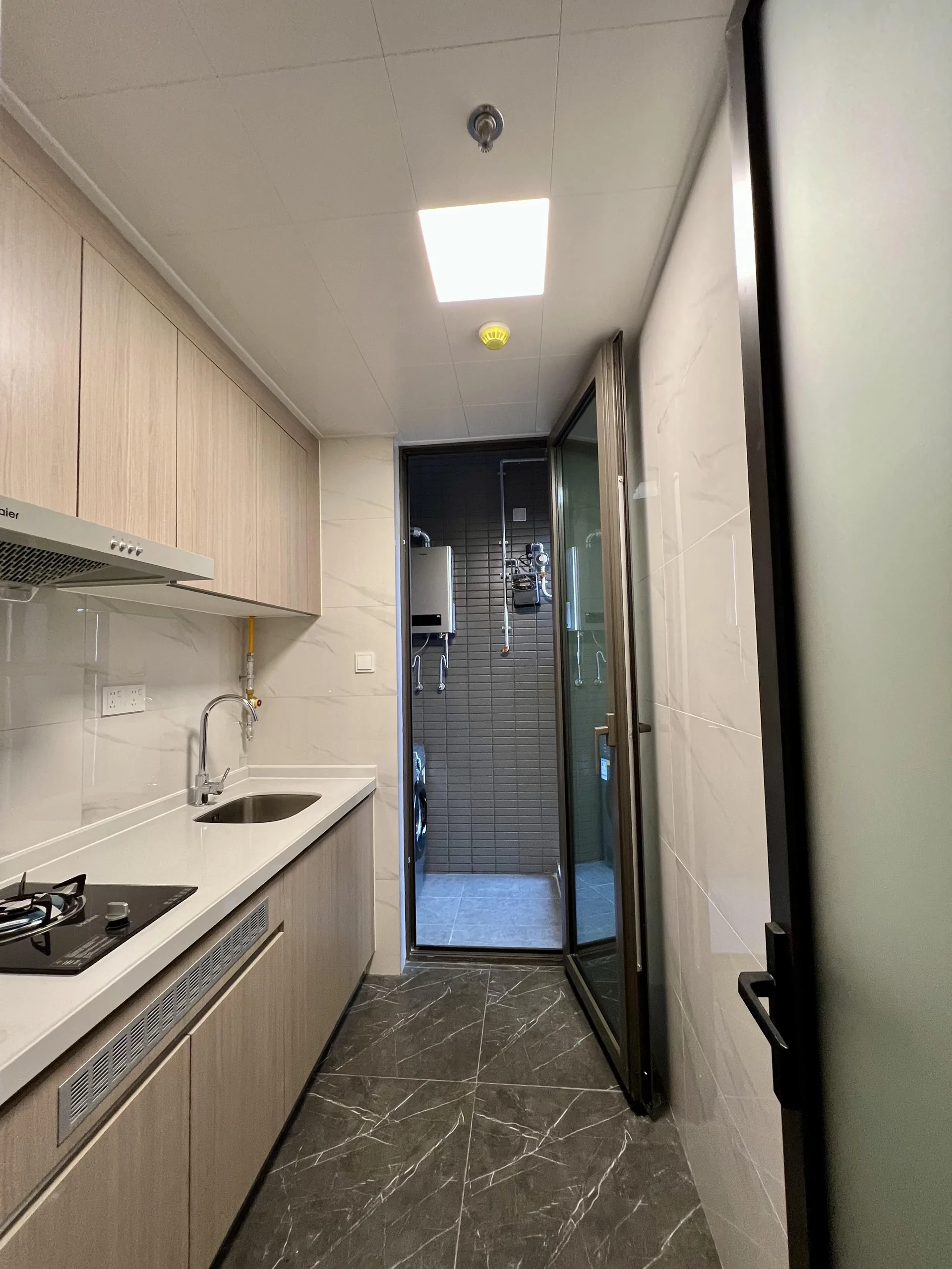 Photo 3 of Stylish 1 Bed 1 Bath Apartment at Zhongzhou Bay, Futian Property Details