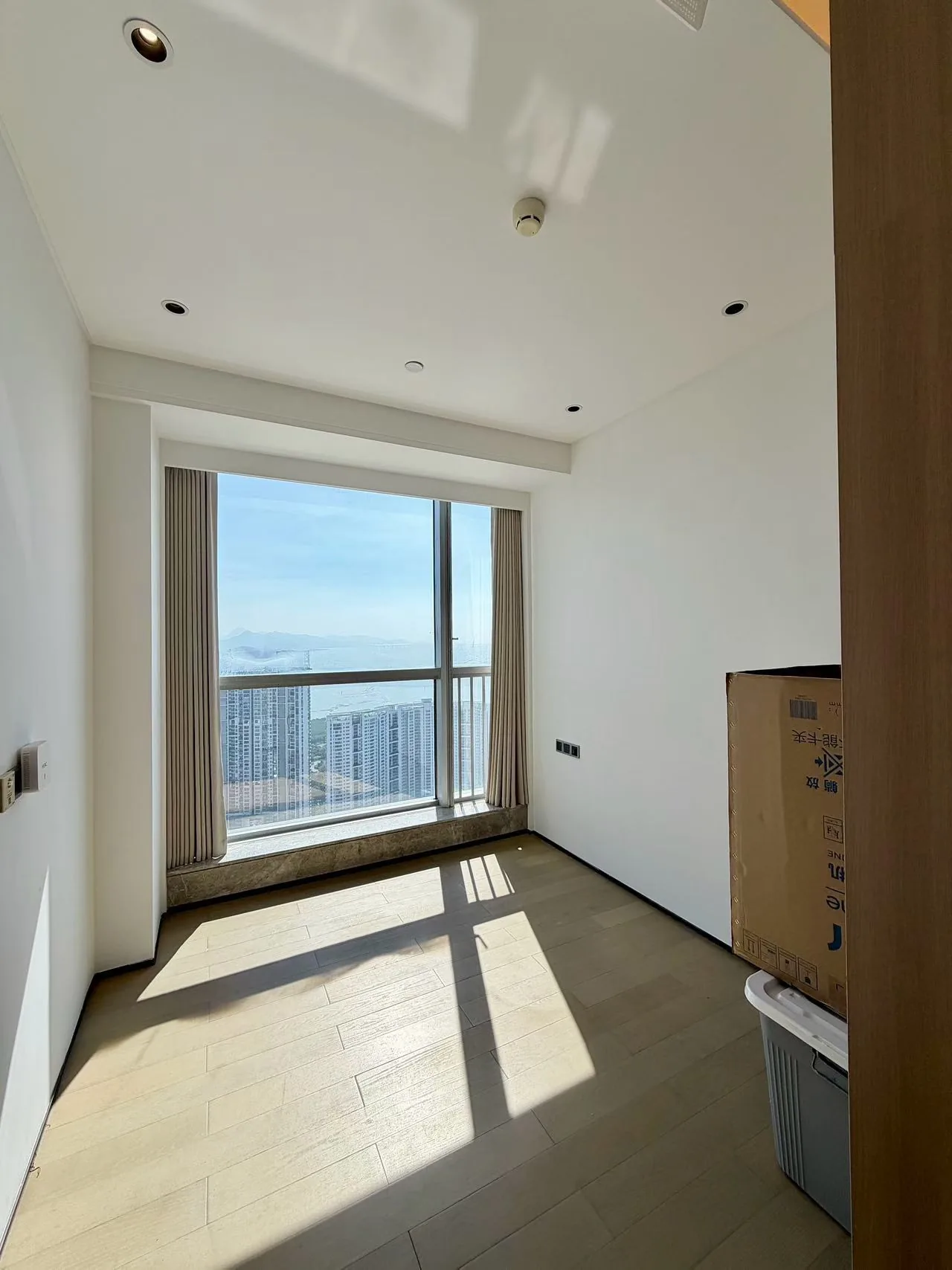 Photo 2 of Nice 2 bedrooms, Zhongzhou Binhai Commercial Center, Unit B-5004 Futian rentals