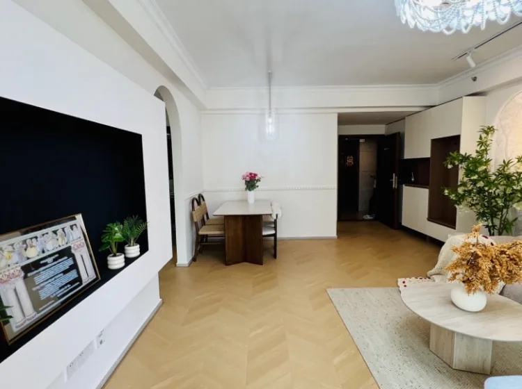 Photo 4 of Spacious 120sqm Luxury 3-Bed 2-Bath | Futian Gangxia Hui Prime Rental