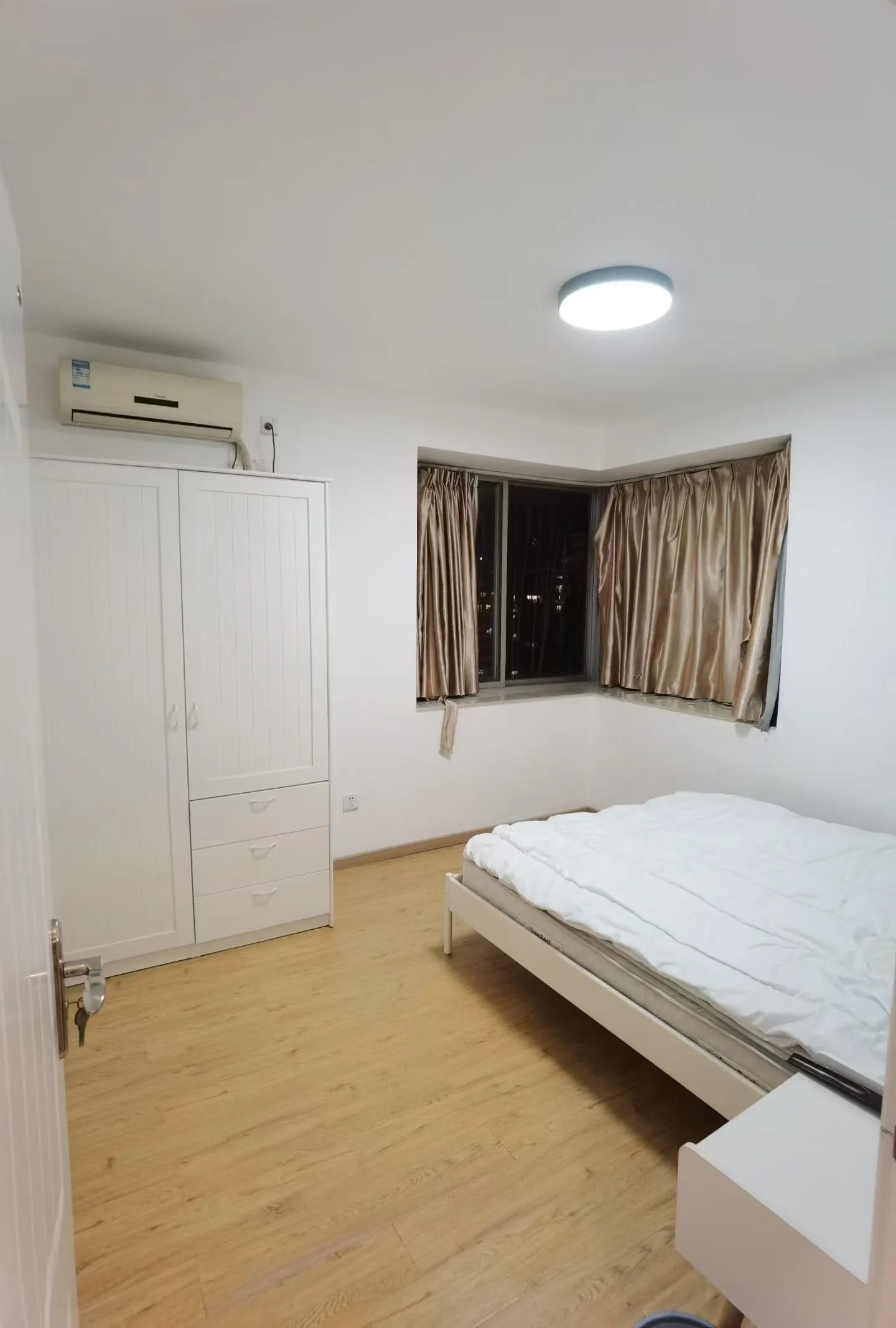 Photo 6 of Futian checkpoint beautiful 2 bedrooms for 6500
