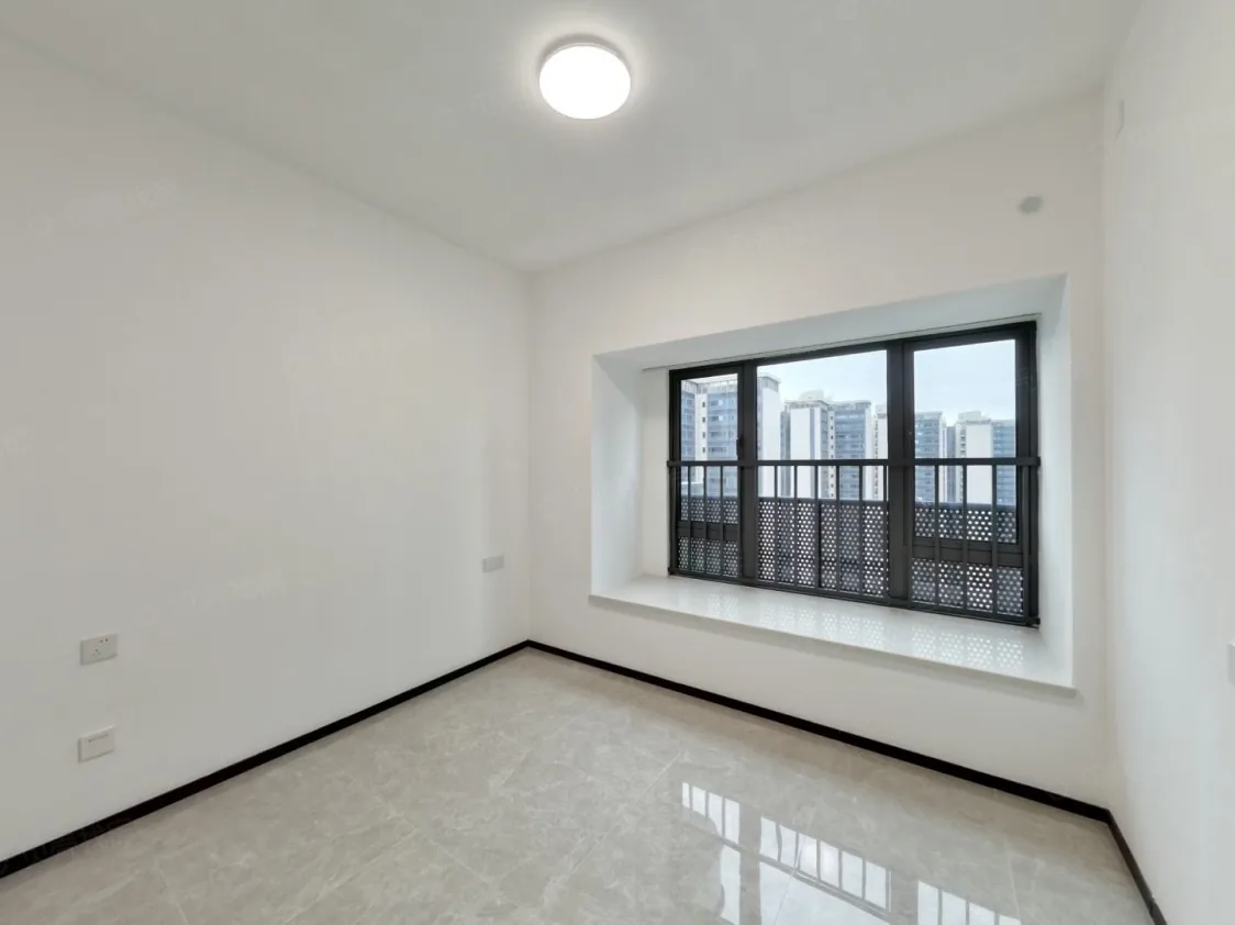 Photo 3 of Futian unfurnished 3 bedrooms, size of 105 sqm, rent 10800
