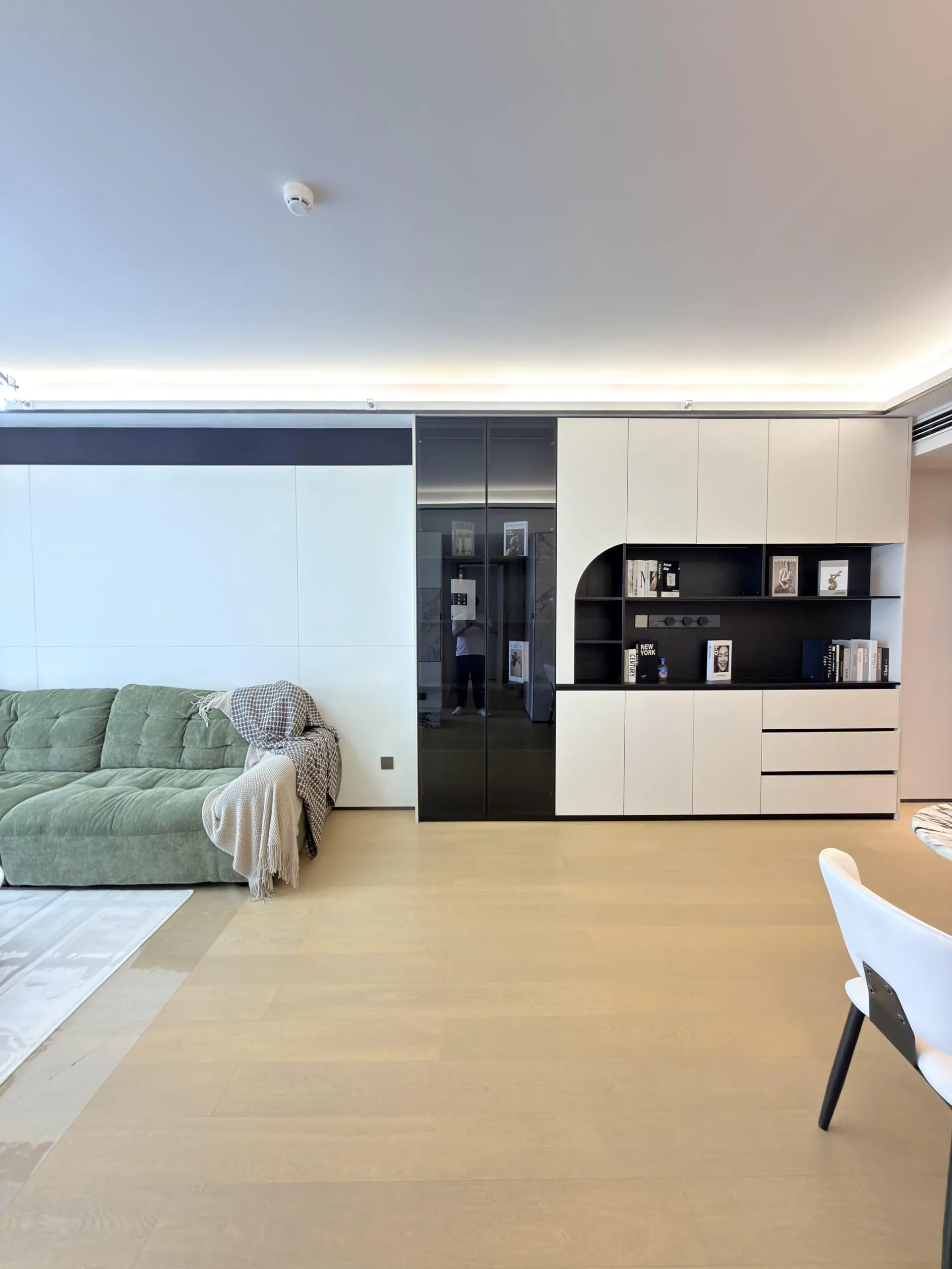 Photo 6 of Soft Cream Style Sea View Residence at Zhongzhou Bay Yinghai Property Details