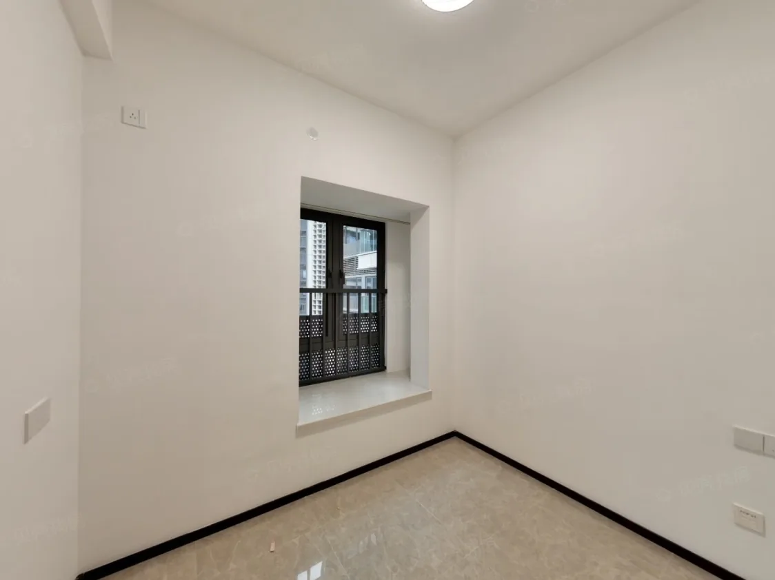 Photo 6 of Futian unfurnished 3 bedrooms, size of 105 sqm, rent 10800