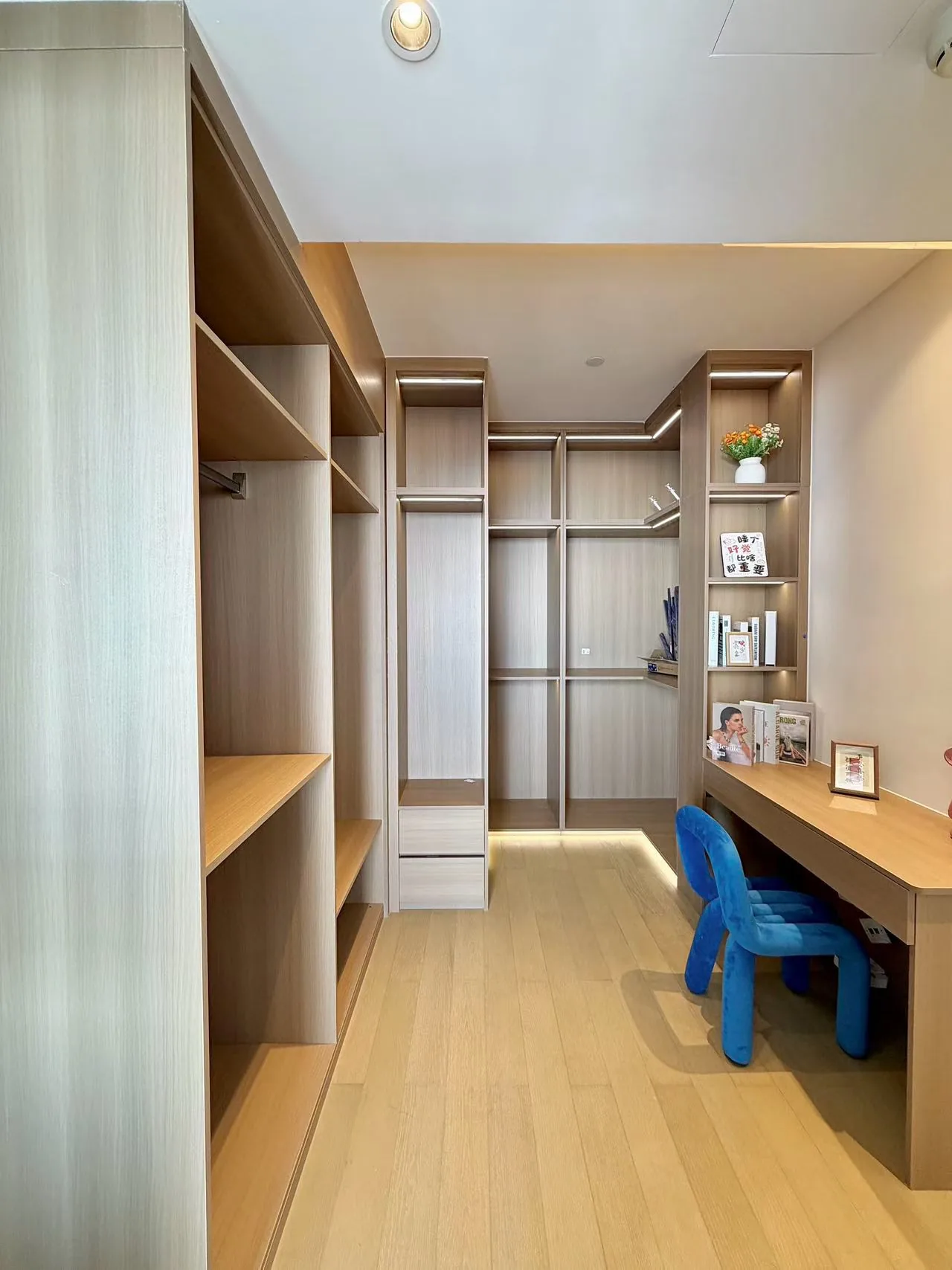 Photo 3 of Nice 2 bedrooms, Zhongzhou Binhai Commercial Center, Unit B-5004 Futian rentals