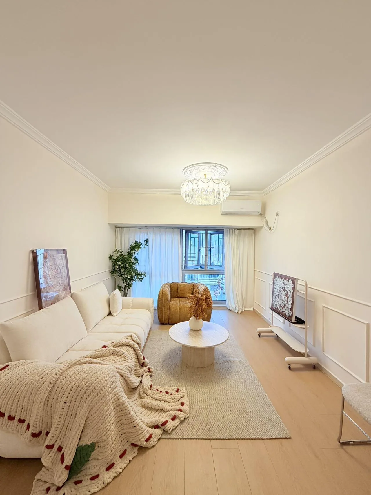 Photo 2 of Charming Cream-Style 2-Bedroom Residence at Gangxia City