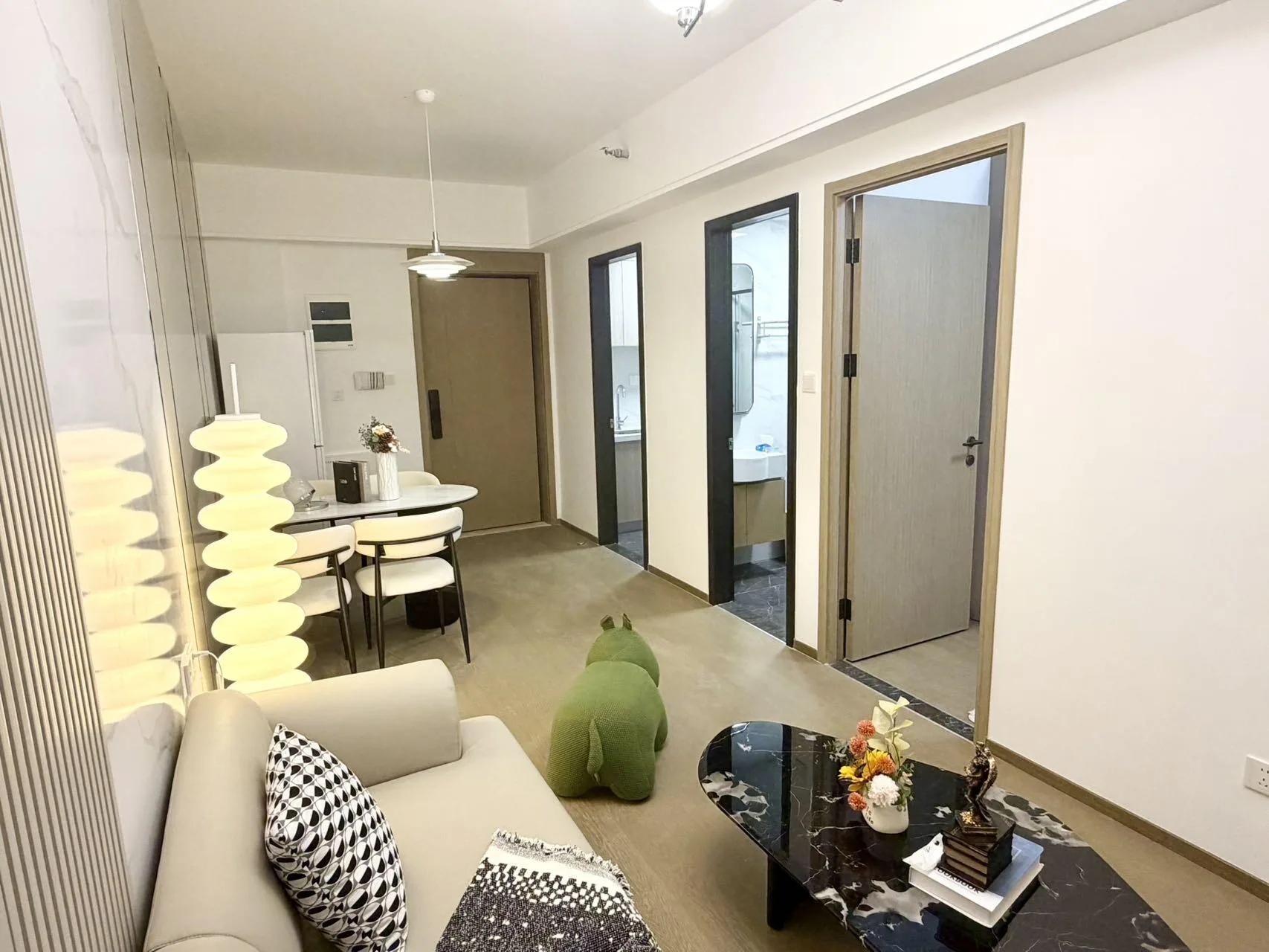 Photo 6 of Chic Renovated 1 Bed 1 Living at Zhongzhou Binhai Huafu Phase 3 Property Details