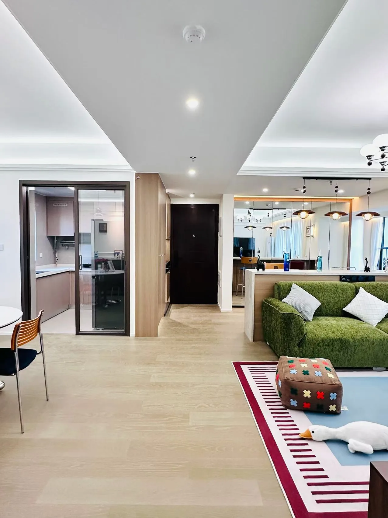 Photo 2 of Beautiful two bedrooms, Yushui Huafu, Futian, 48th floor