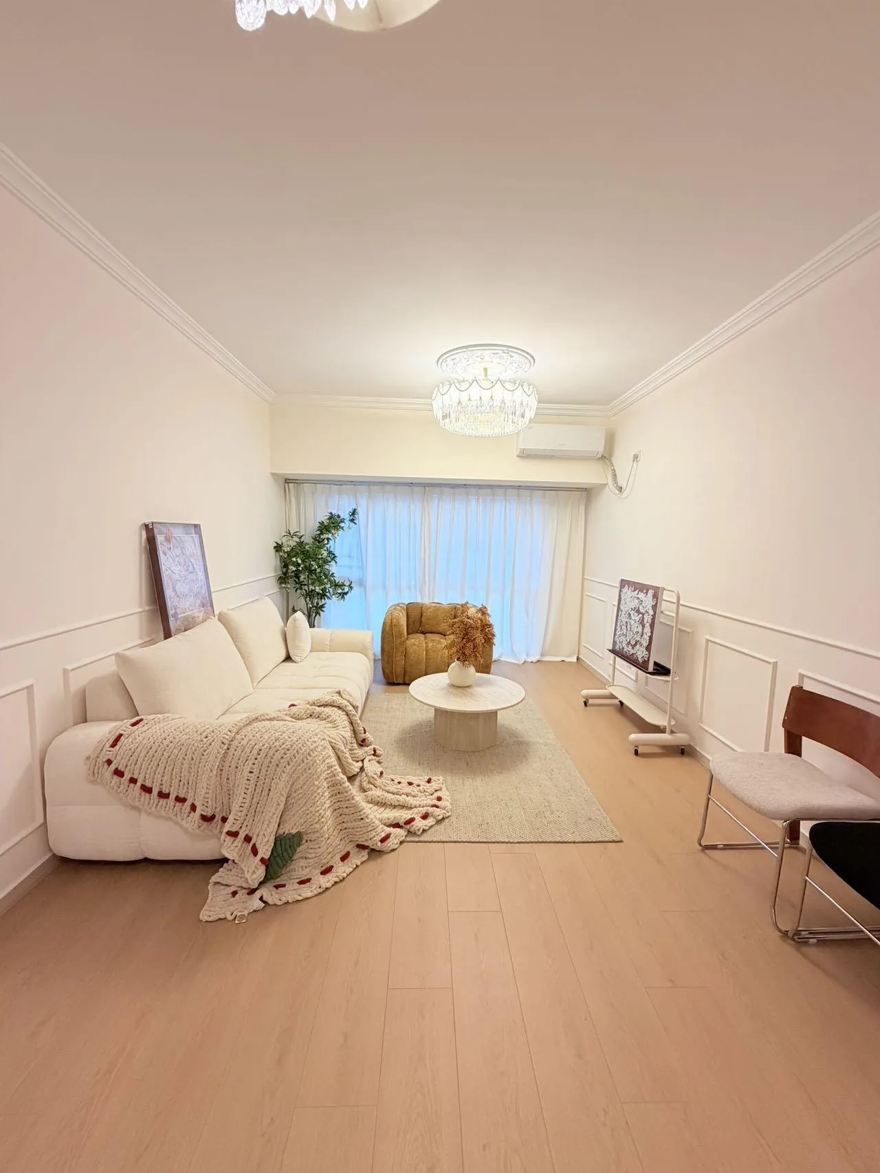 Charming Cream-Style 2-Bedroom Residence at Gangxia City — main photo