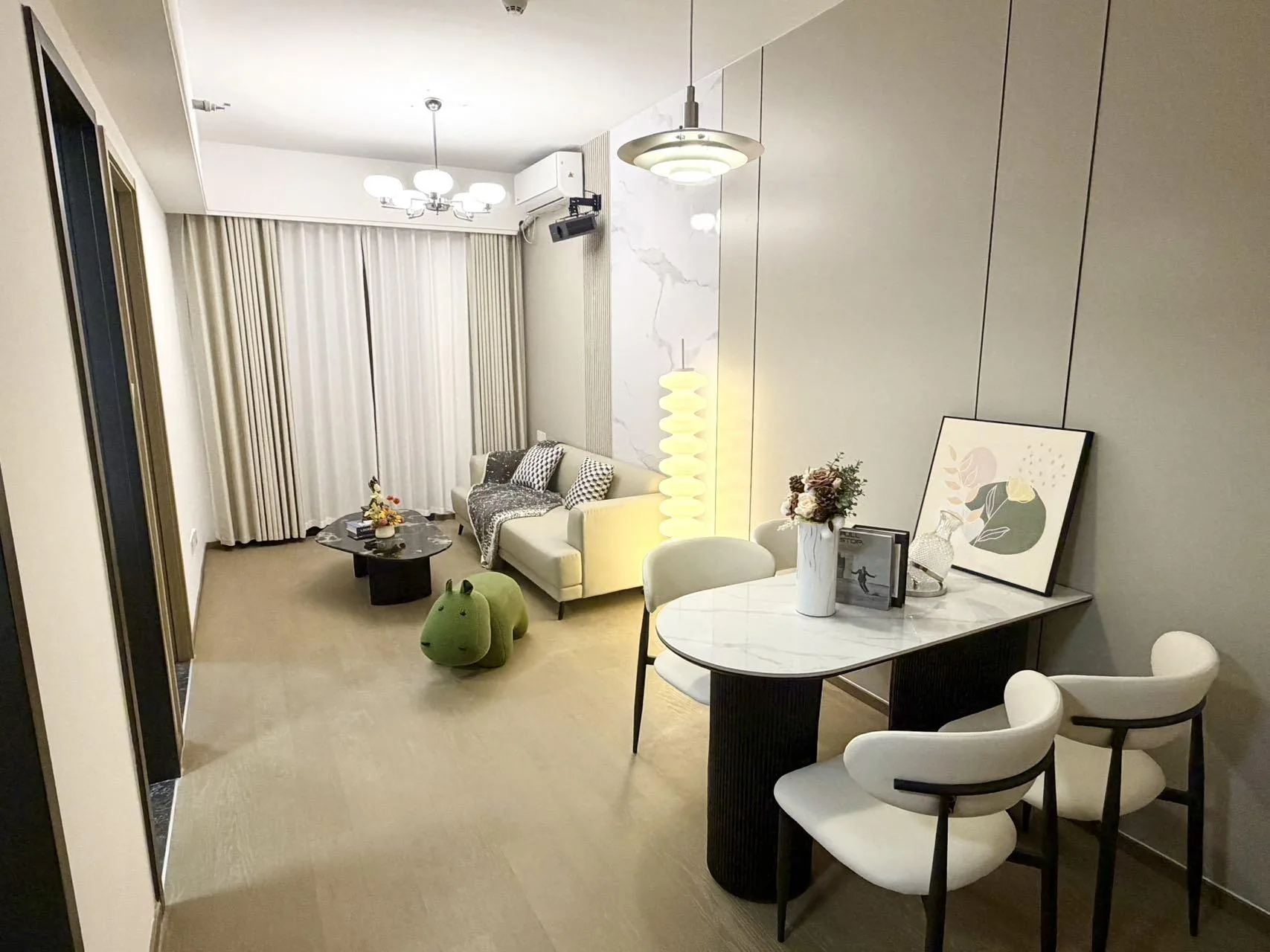 Photo 2 of Chic Renovated 1 Bed 1 Living at Zhongzhou Binhai Huafu Phase 3 Property Details