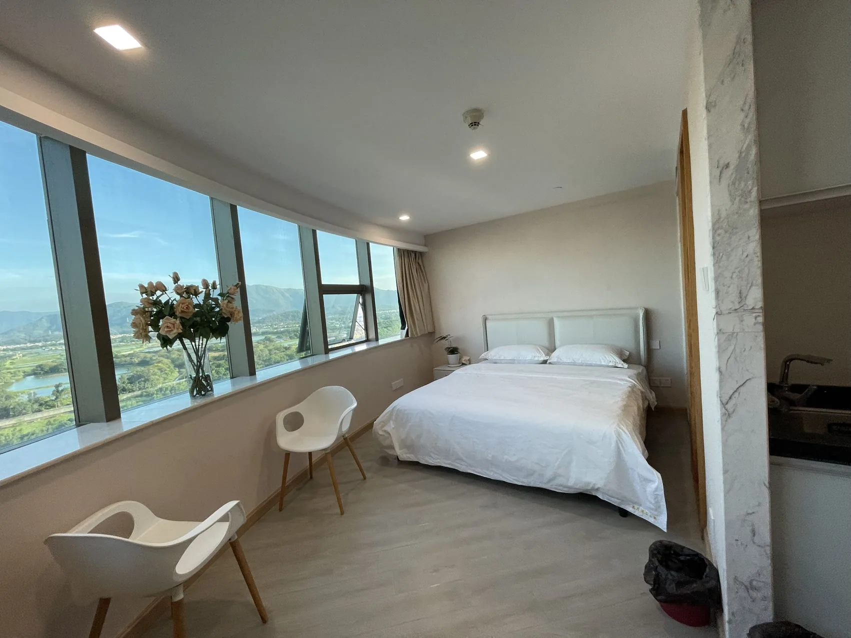 Jiafu Plaza, 42 sqm, rent 5,000 RMB, Subway: Futian Port or Fubao Station