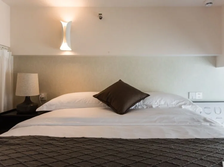 Photo 6 of Bright Spacious 3‑Bedroom | WESU Service Apartment Bagualing, Futian District 92sqm 8800