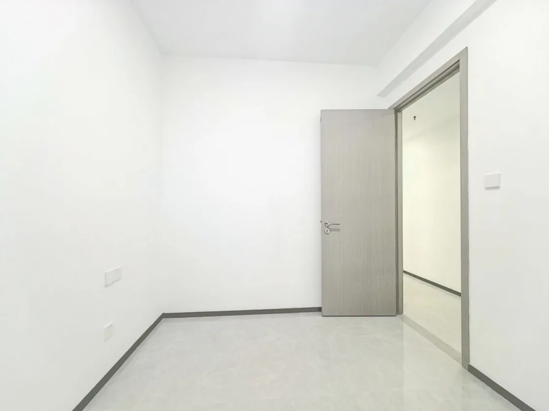 Photo 6 of Bright 3 bedrooms near Hongkong border