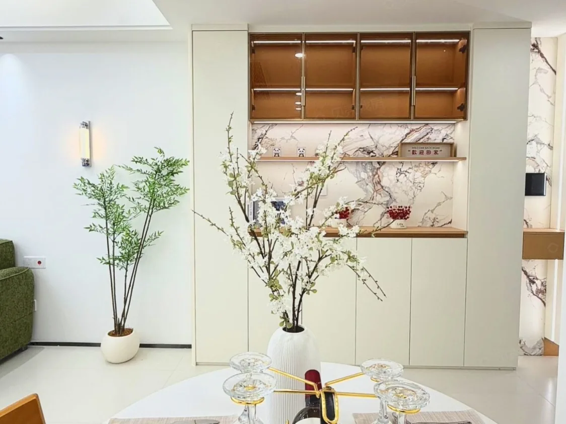 Photo 5 of Beautiful art like big 2 bedrooms 2 bathroom, size 106 sqm, rent 17800