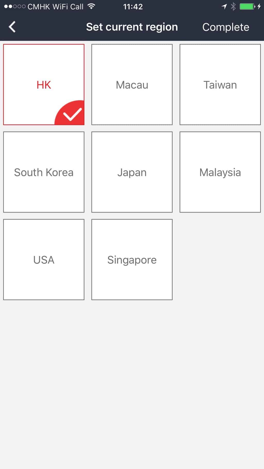 Calling the courier with the SF Express App to deliver your documents