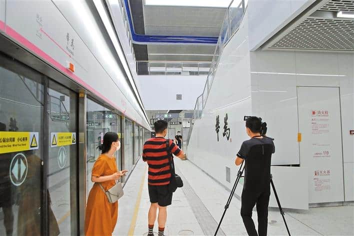 Metro Lines 6, 10 scheduled to open in August