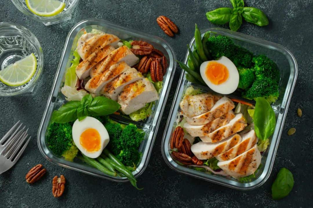 How to Meal Prep with a Professional Bodybuilder