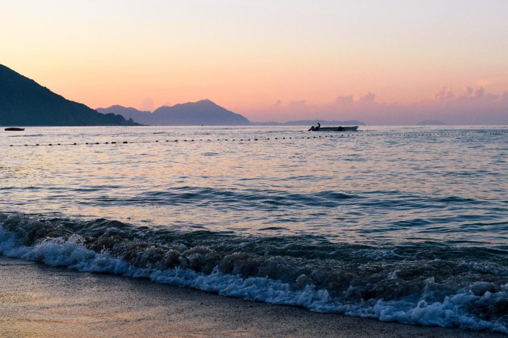 Beach life in Yantian Shenzhen is possible