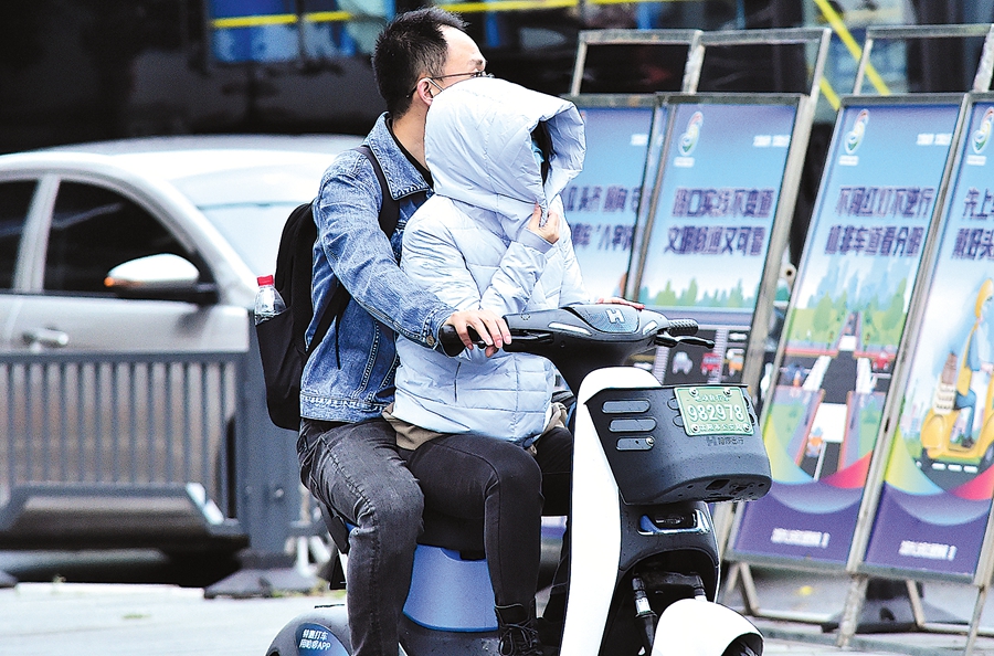 Early cold snap to bring rain, high winds