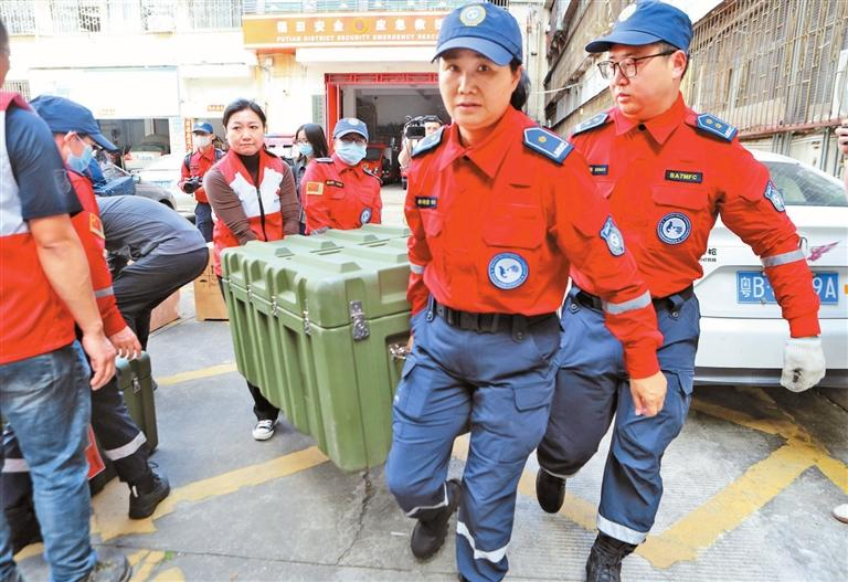 Relief for Earthquake in Turkey: Shenzhen Rescuers Depart