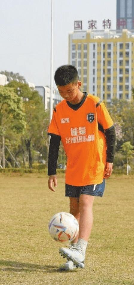 10 Year Old Shenzhen Boy Breaks a World Record