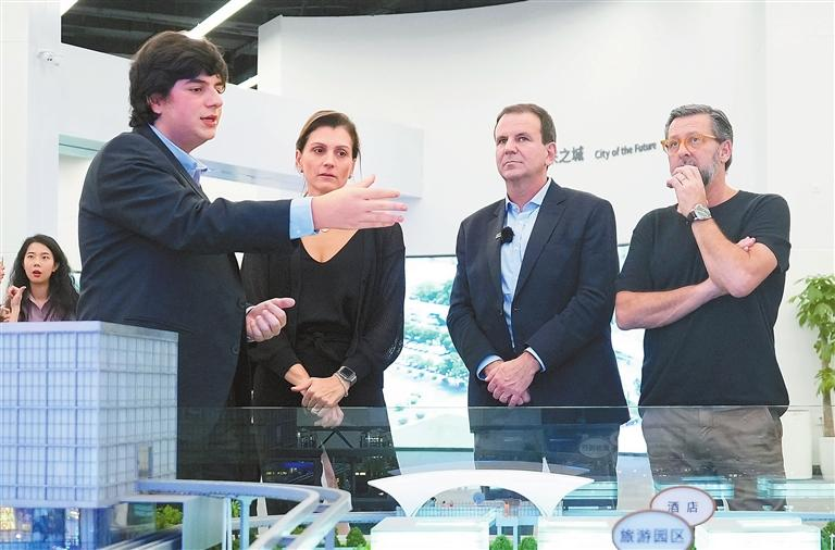 Mayor of Rio Praises Shenzhen as a Model City for Brazil