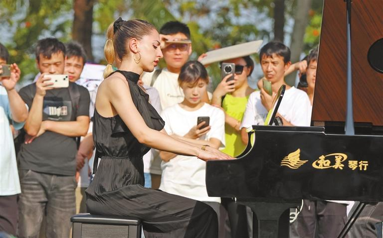 An Eco-Friendly Symphony of Green in Shenzhen Bay Park
