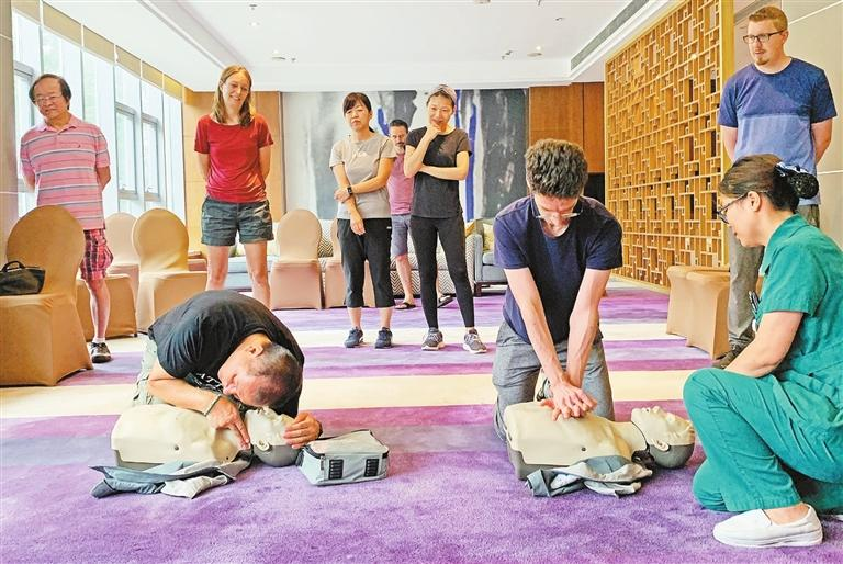 Shekou MSCE Holds First Aid Training for Expats