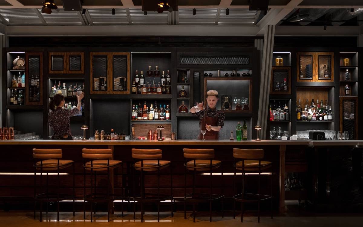 MO Bar&rsquo;s Bar Counter